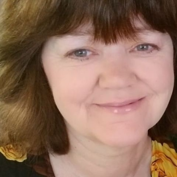 Meet your Posher, Debbie - Picture 1 of 1